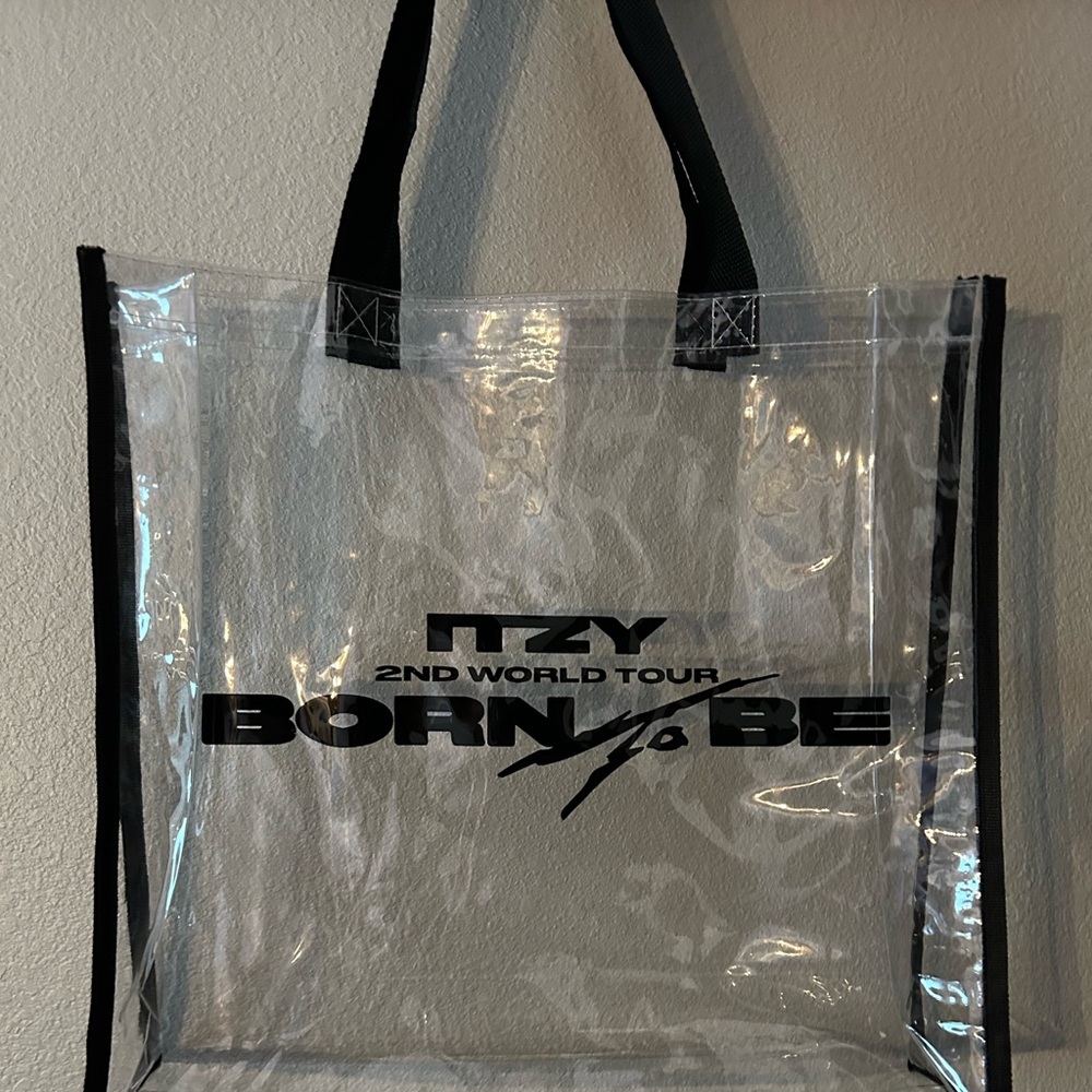 NEW!! Official ITZY Born To Be AND Checkmate World Tour VIP DOUBLE Merch Bundle!